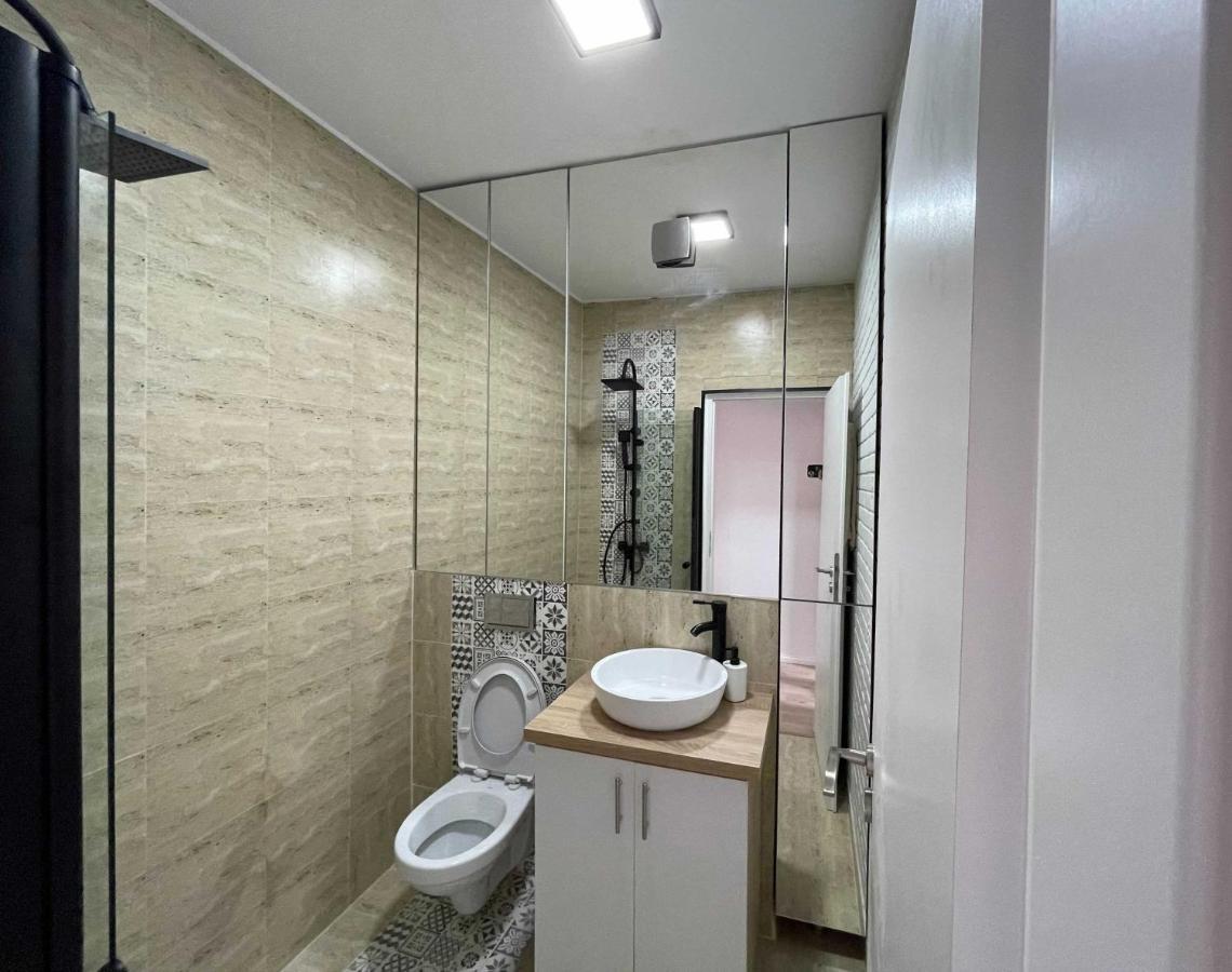 Platinum Luxury Apartment Near Presidential Palace Bukarest Exteriör bild